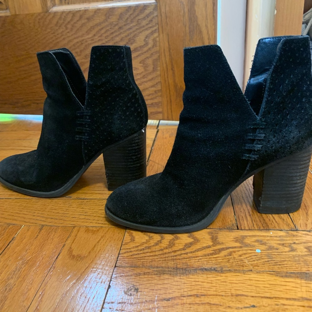 Steven madden size 6 black booties
